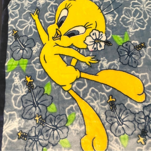 Vintage Tweety Bird Blanket 57” x 41.5” Flowers - Picture 2 of 16
